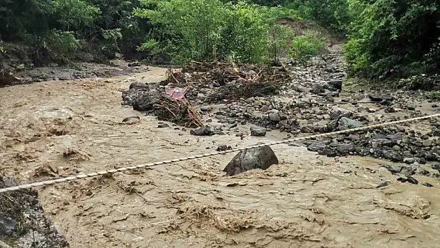 Sel sularına kapılan yaşlı kadın hayatını kaybetti