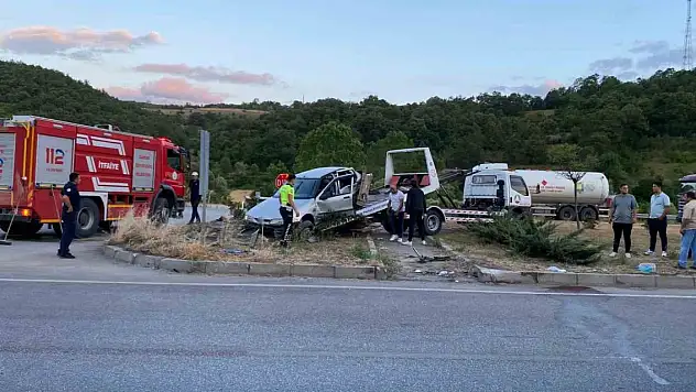 Samsun'daki kazada ağır yaralanan sürücü hayatını kaybetti