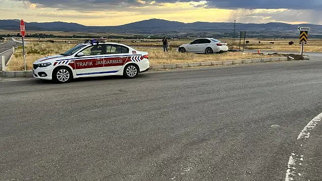 Aynı kavşakta yarım saat arayla iki kaza: 8 yaralı