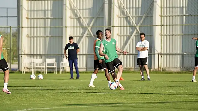 Konyaspor'da futbolcular akşam toplanıyor!
