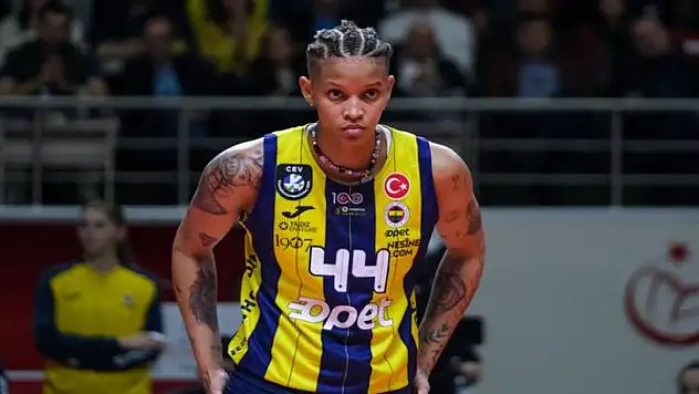 Fenerbahçe'de 4 imza