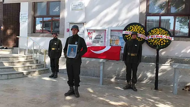 Denizde hayatını kaybeden emekli astsubay toprağa verildi