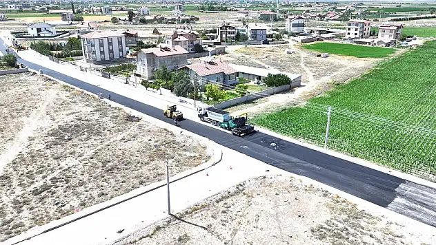 Karatay'da sıcak asfalt çalışmaları sürüyor