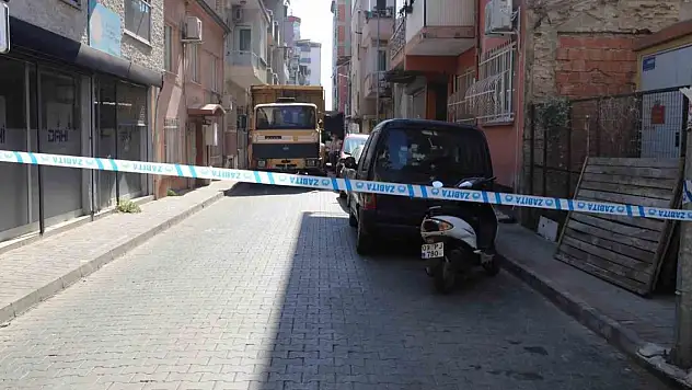 'Kötü koku' ihbarı çöp evi ortaya çıkardı