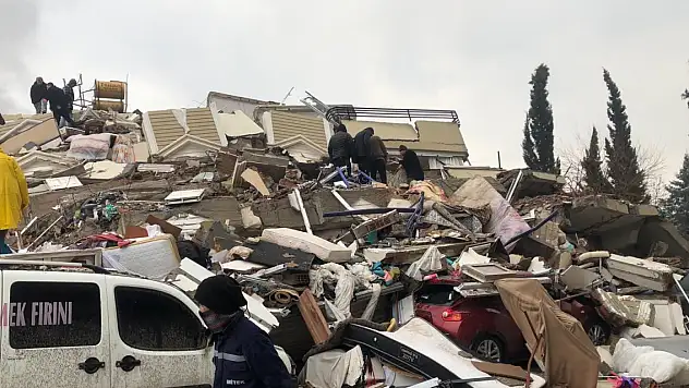 76 kişinin öldüğü binada ailesini kaybeden kadın: Bina değil puzzle yapmışlar