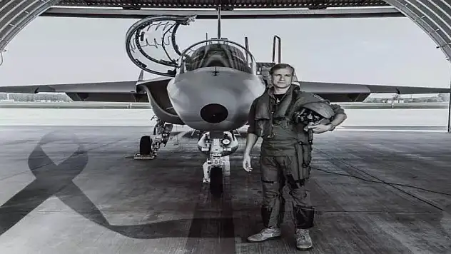 Savaş uçağı düştü: Pilot öldü