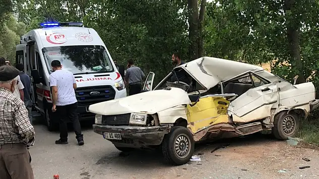 Kütahya'da otomobil ile traktör çarpıştı, 1 kişi öldü