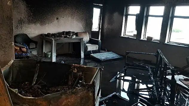 Evini yaktı balkona çıkıp bakın ne yaptı