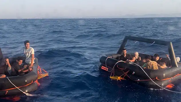 Marmaris'de 74 düzensiz göçmen kurtarıldı, 20 düzensiz göçmen yakalandı