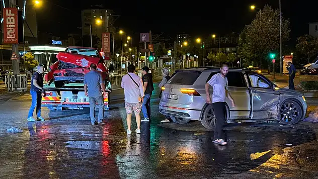 Kayseri'de cip ile otomobil çarpıştı: 4 yaralı