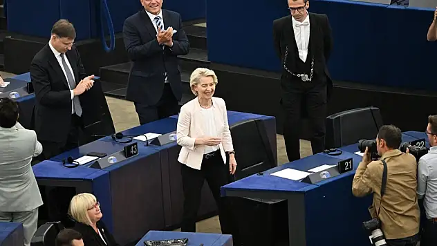 Ursula von der Leyen bir kez daha AB Komisyonu Başkanı seçildi