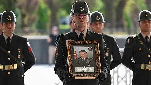 Pençe Kilit şehidi son yolculuğuna uğurlandı