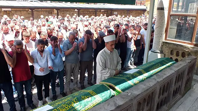 4 kişinin öldüğü kazada 2 sürücü de evlilik hazırlığı yapıyormuş