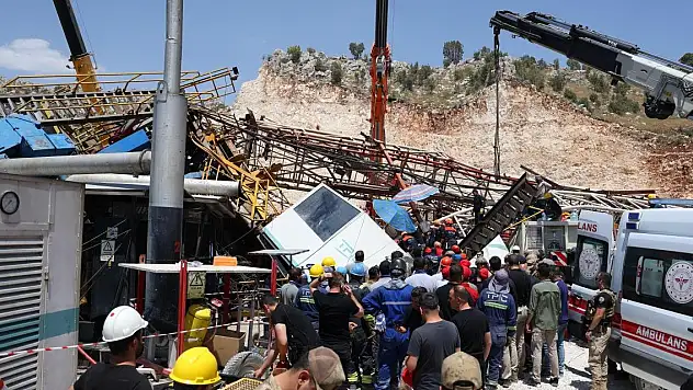 Bakan Bayraktar: Kazanın sebepleri için kapsamlı bir inceleme başlattık