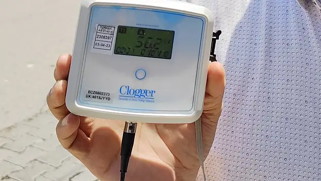 O ilçede hava sıcaklığı 44 dereceyi buldu Cadde ve sokaklar boş kaldı