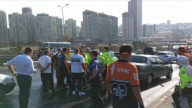 Esenyurt'ta 15 araç zincirleme kazaya karıştı!