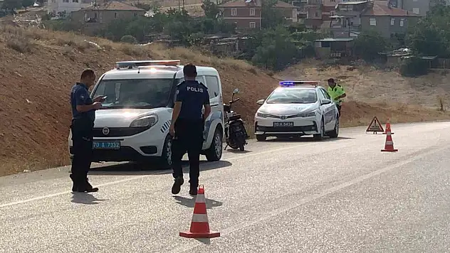 Karaman'da şarampole yuvarlanan elektrikli bisikletin sürücüsü yaralandı