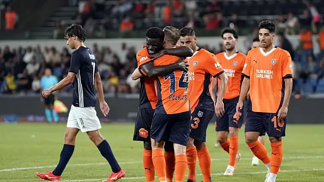 Son Dakika! RAMS Başakşehir, San Marino ekibini gole boğdu