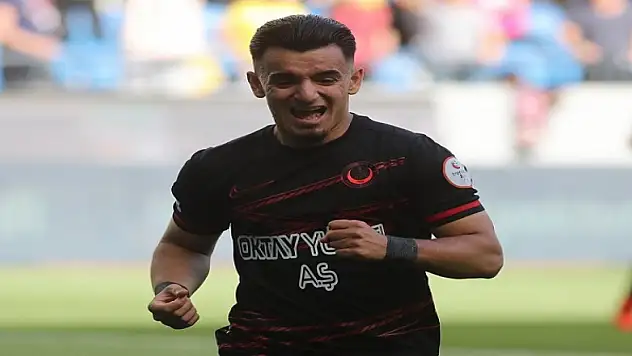 Konyaspor'un genç forveti eski takımına veda etti!