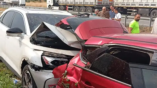 Otoyolda trafik kazası: 1 ölü, 5 yaralı