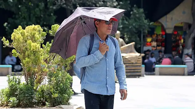 İran'dan son dakika kararı! Tüm kamu kurumları tatil edildi