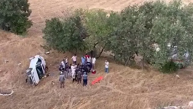 Tokat'ta kontrolden çıkan otomobil uçuruma düştü: 2 yaralı