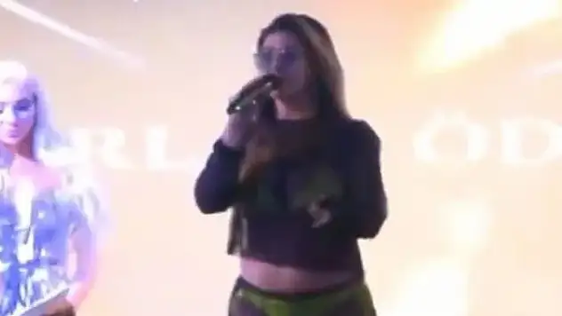 Şarkıcı Tuğba Ekinci haddini aştı! 'Bu nasıl Allah, bu nasıl Peygamber'