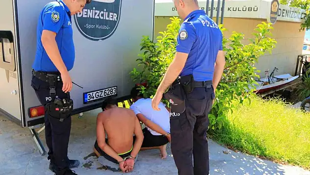 Polise neşter ve av baltası ile direndiler!