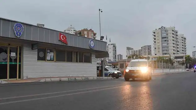 Mersin'de müstehcen yayın operasyonu: 5 tutuklama