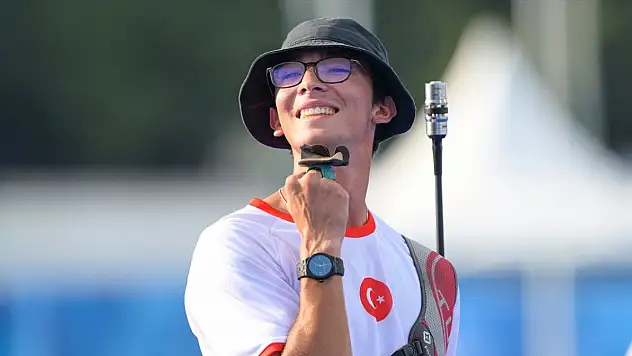 Son Dakika! Mete Gazoz son 16 turuna yükseldi