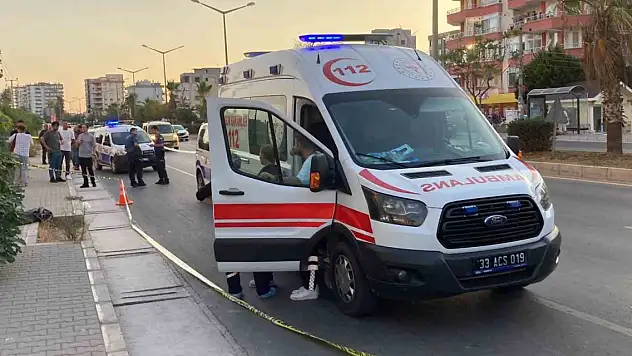 Mersin'de kaldırımda ceset bulundu