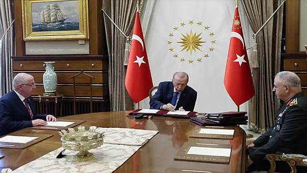Cumhurbaşkanı Erdoğan, YAŞ kararlarını imzaladı