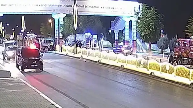 Karaman'da kadının öldüğü, kocasının da ağır yaralandığı kaza anı kamerada