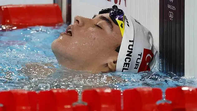 Milli yüzücü Kuzey Tunçelli'den tarihi başarı