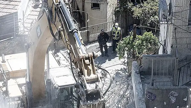 İsrail'in Doğu Kudüs ve Batı Şeria'da yıkımı sürüyor