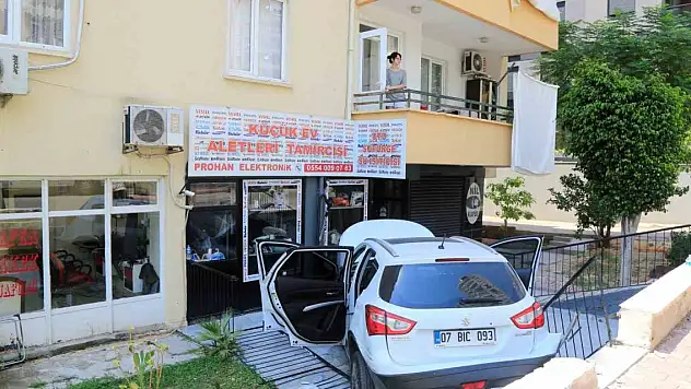 Araç bahçeye uçtu