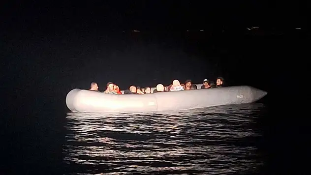 İzmir açıklarında 59 düzensiz göçmen kurtarıldı