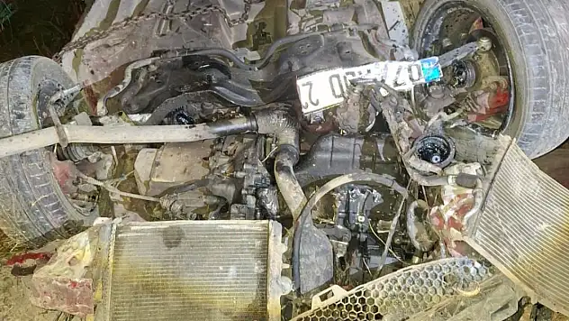 Karaman-Konya Karayolunda otomobil takla attı: 2 yaralı