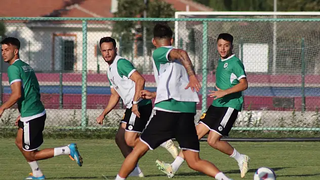 Konyaspor'un yeni transferi antrenmana çıktı!