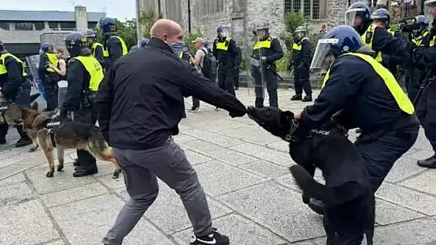 İngiltere'deki Türklere tedbirli olma çağrısı