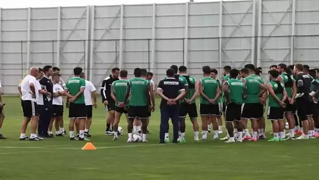 Merak ediliyordu, Konyaspor'da lisanslar çıktı!