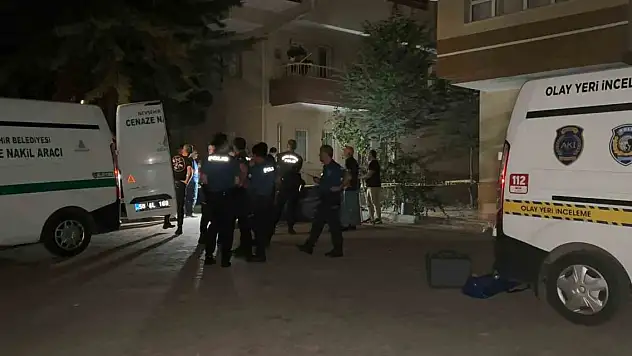 Evinin balkonunu boyarken düşen şahıs hayatını kaybetti