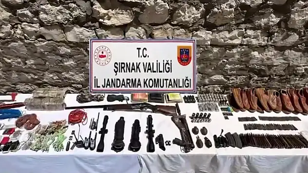 Terör örgütüne 12 ilde operasyon! İnleri başlarına yıkıldı