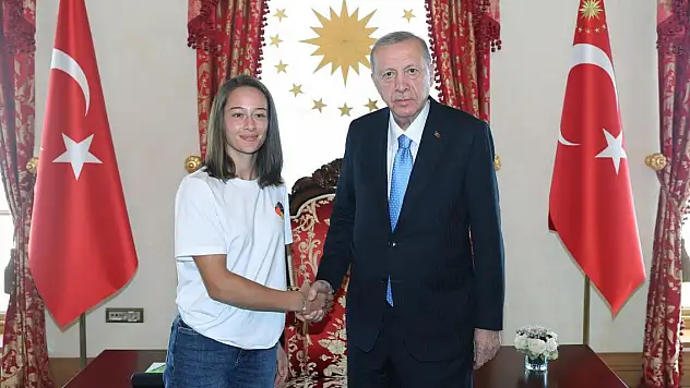 Cumhurbaşkanı Erdoğan, milli tenisçi Sönmez'i kabul etti