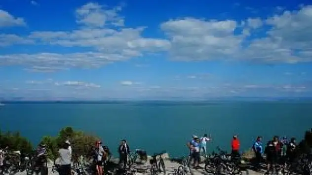 Bisiklet tutkunları Beyşehir Gölü etrafını turlayacak