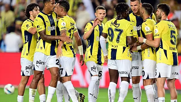Fenerbahçe, Süper Lig'in ilk maçında Adana Demirspor'u tek golle yendi!