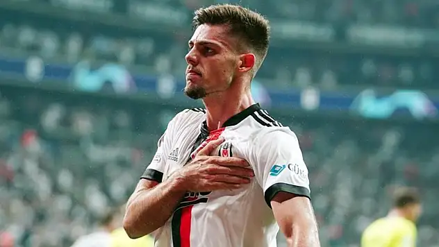 Beşiktaş'ta ayrılık! Resmen açıklandı