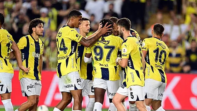 Fenerbahçe, UEFA Şampiyonlar Ligi'nde play-off turu için sahaya çıkıyor