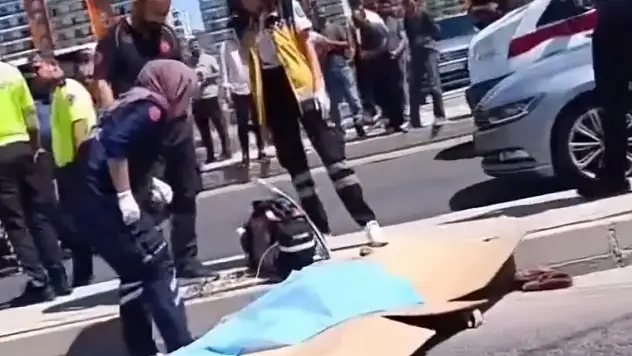 Yaya geçidinde otomobilin çarptığı kadın öldü