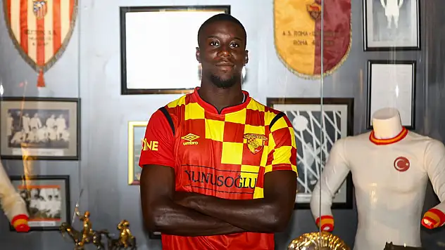 Göztepe'ye Kamerunlu stoper